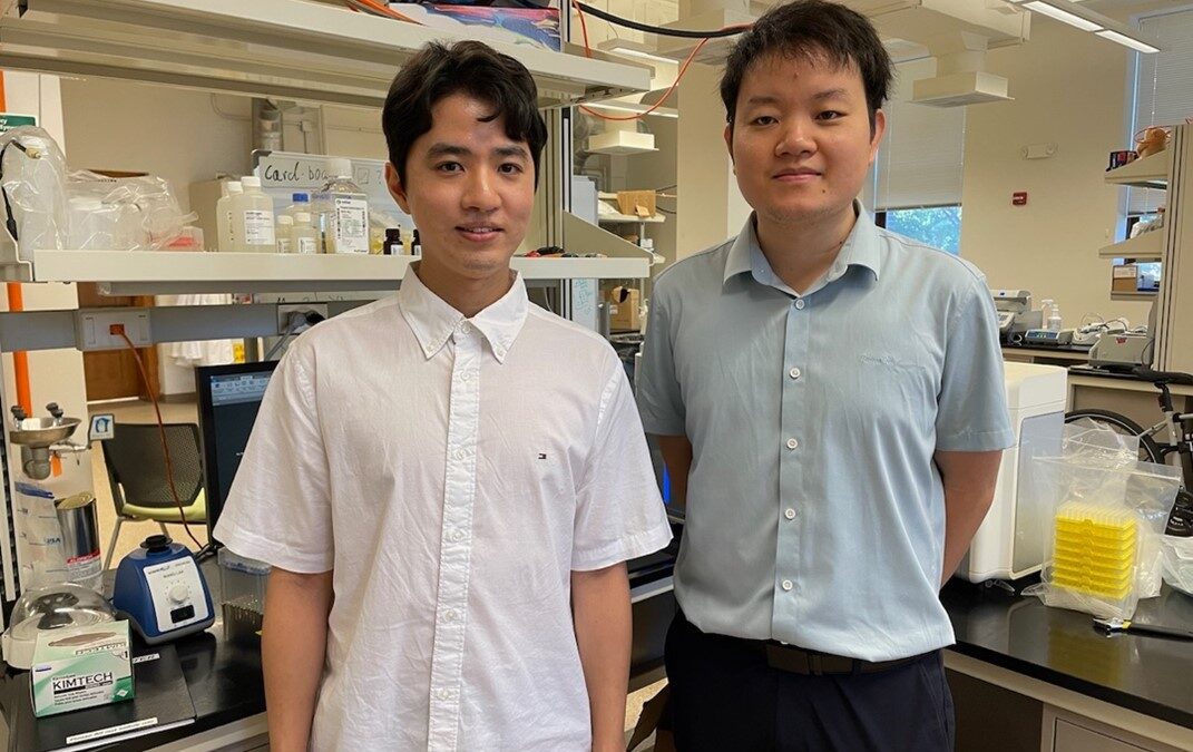 From left: researchers&nbsp;Joonsu Han and Hua Wang