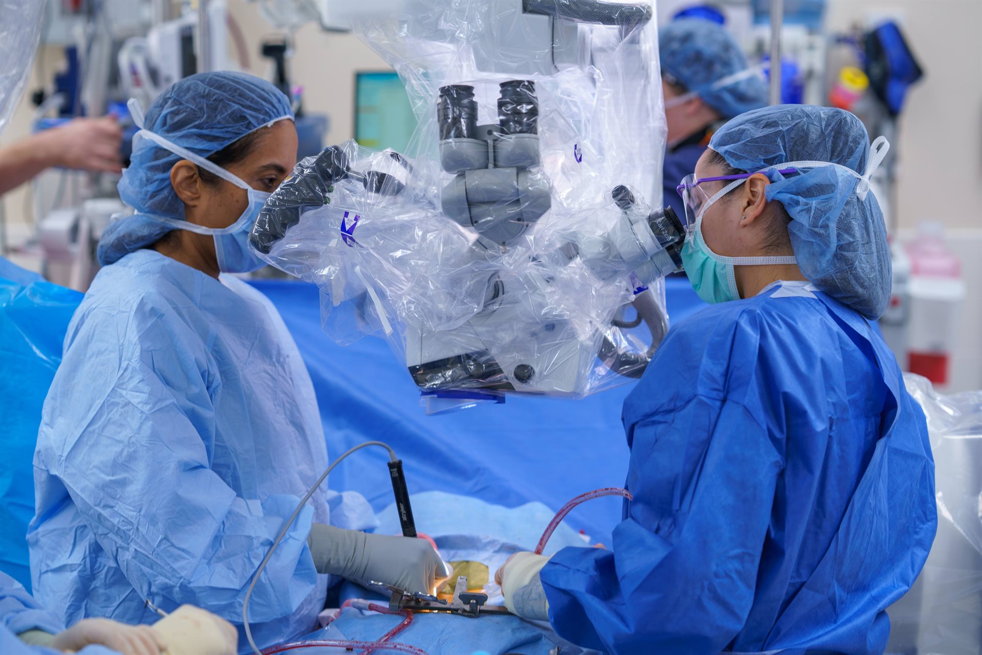 Dr. Sugua Pappu (left) is a neurosurgeon specializing in spine, trauma, and hydrocephalus at Carle Foundation hospital.